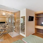 Alpi Flo Chalet *